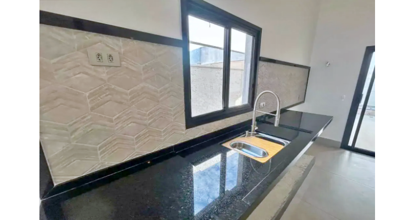 Linda Casa à venda em Itatiba no Residencial Fazenda Santa Rosa - Fase 1 na Avenida Carmelo Scarparo