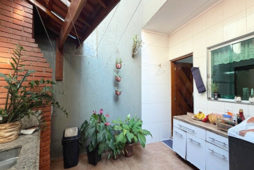 Sobrado à venda no Bairro da Vila Boaçava na Rua Água Limpa, 