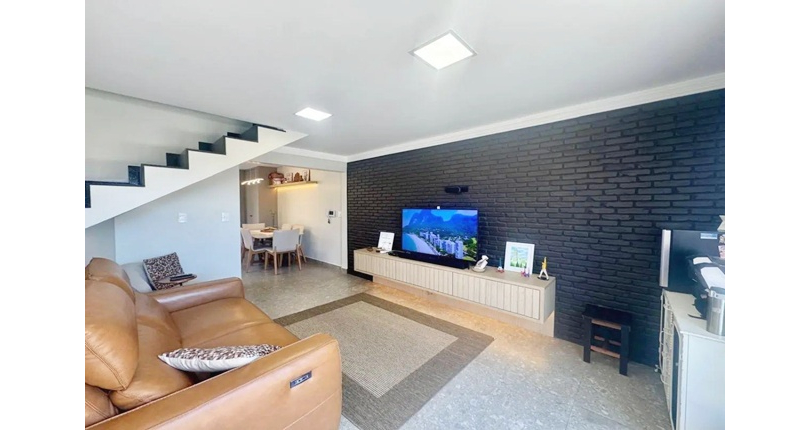 Sobrado à venda no Bairro do Parque São Domingos na Rua Luís Filgueira Souto,