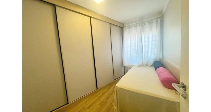 Sobrado à venda no Bairro do Parque São Domingos na Rua Luís Filgueira Souto,