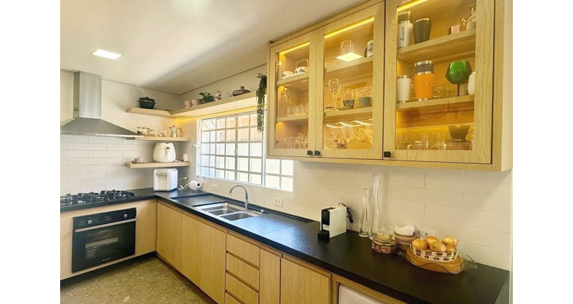 Sobrado à venda no Bairro do Parque São Domingos na Rua Luís Filgueira Souto,