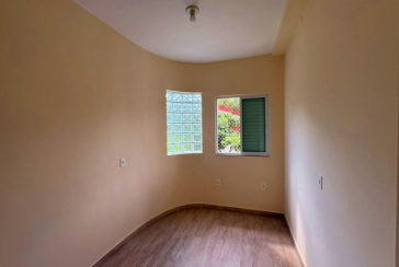  Sobrado à venda no Bairro do Jardim São Ricardo na Rua Emílio Vendrell,