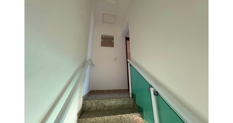  Sobrado à venda no Bairro do Jardim São Ricardo na Rua Emílio Vendrell,