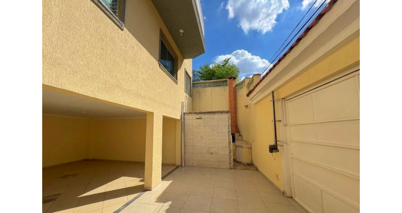  Sobrado à venda no Bairro do Jardim São Ricardo na Rua Emílio Vendrell,