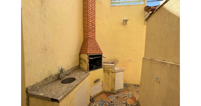  Sobrado à venda no Bairro do Jardim São Ricardo na Rua Emílio Vendrell,