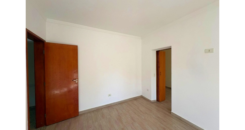  Sobrado à venda no Bairro do Jardim São Ricardo na Rua Emílio Vendrell,