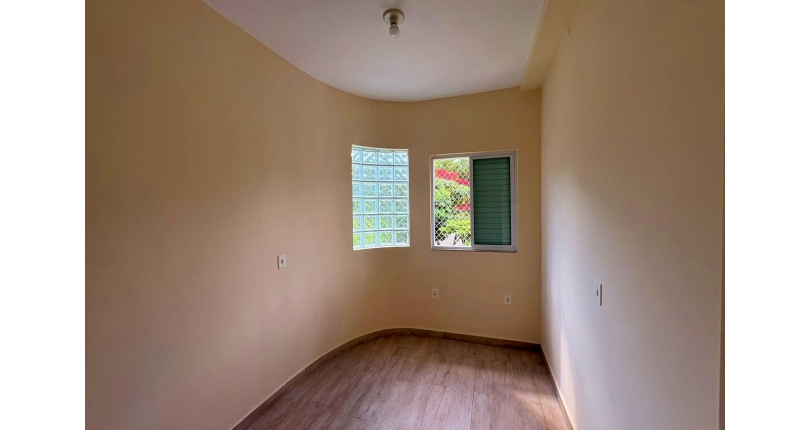  Sobrado à venda no Bairro do Jardim São Ricardo na Rua Emílio Vendrell,