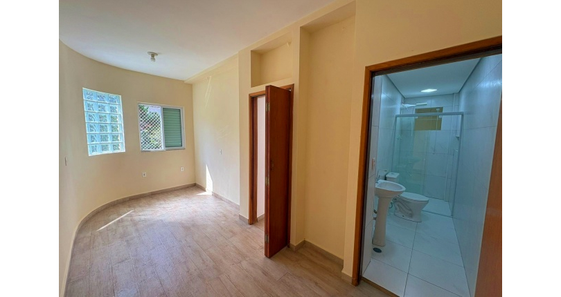  Sobrado à venda no Bairro do Jardim São Ricardo na Rua Emílio Vendrell,