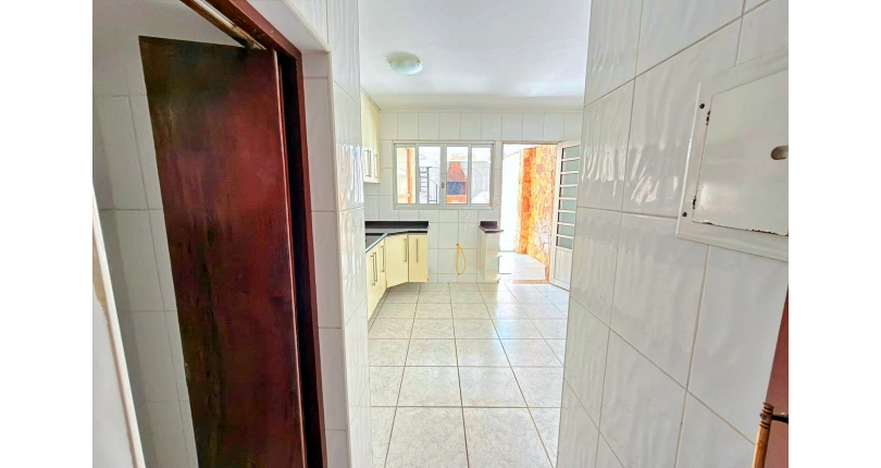  Sobrado à venda no Bairro do Conjunto Residencial Vista Verde na Rua Ricardo Abed