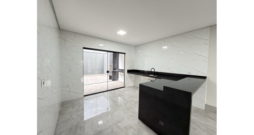 Sobrado novo com conceito aberto à venda no Bairro do Parque São Domingos na Avenida Joaquim de Magalhães 155