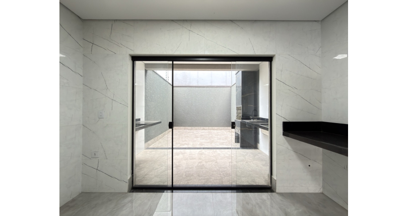 Sobrado novo com conceito aberto à venda no Bairro do Parque São Domingos na Avenida Joaquim de Magalhães 155