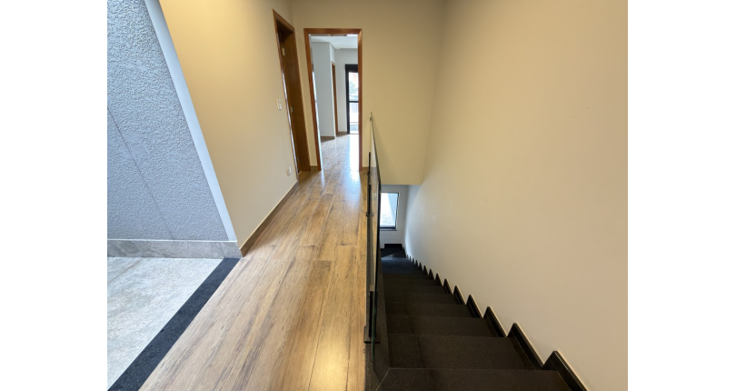 Sobrado novo com conceito aberto à venda no Bairro do Parque São Domingos na Avenida Joaquim de Magalhães 155