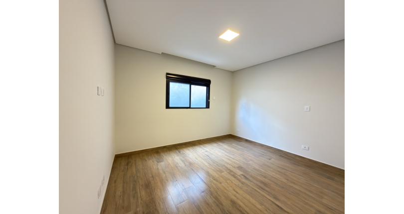 Sobrado novo com conceito aberto à venda no Bairro do Parque São Domingos na Avenida Joaquim de Magalhães 155