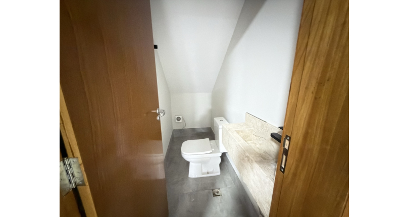 Sobrado novo com conceito aberto à venda no Bairro do Parque São Domingos na Avenida Joaquim de Magalhães 155