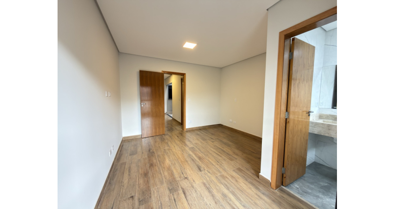 Sobrado novo com conceito aberto à venda no Bairro do Parque São Domingos na Avenida Joaquim de Magalhães 155