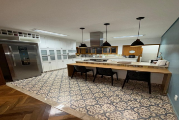 Casa assobradada à venda no Bairro da Vila Primavera na Rua Clara Parente