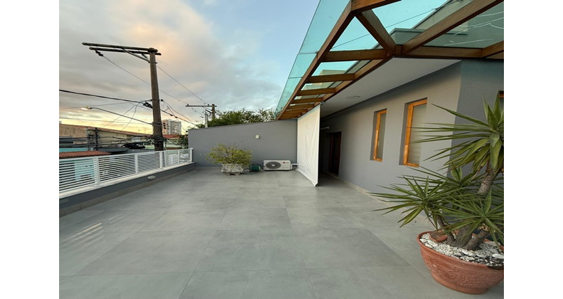 Casa assobradada à venda no Bairro da Vila Primavera na Rua Clara Parente