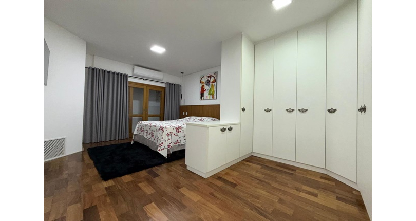 Casa assobradada à venda no Bairro da Vila Primavera na Rua Clara Parente