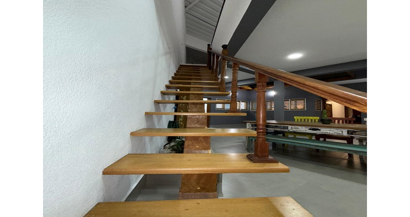 Casa assobradada à venda no Bairro da Vila Primavera na Rua Clara Parente