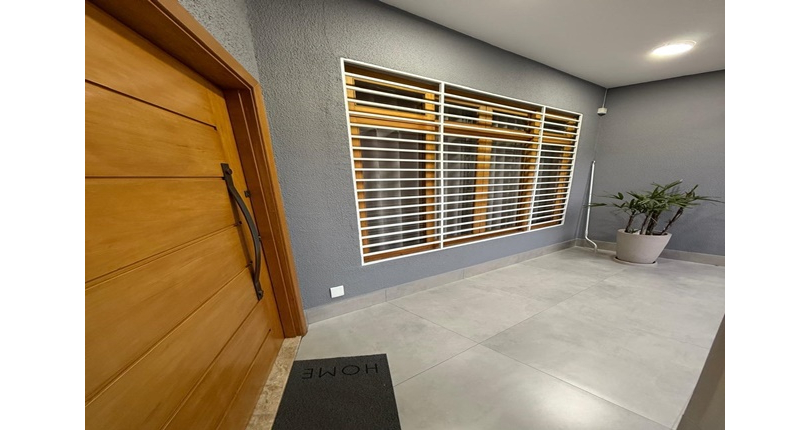 Casa assobradada à venda no Bairro da Vila Primavera na Rua Clara Parente