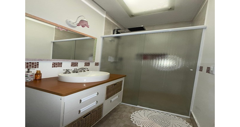 Casa assobradada à venda no Bairro da Vila Primavera na Rua Clara Parente