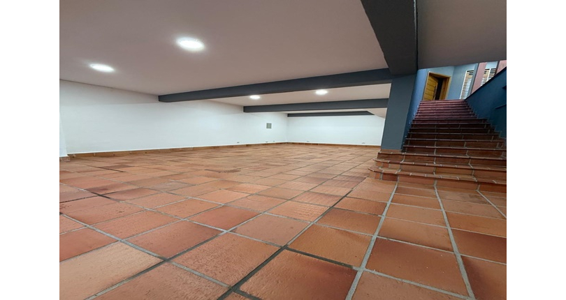 Casa assobradada à venda no Bairro da Vila Primavera na Rua Clara Parente