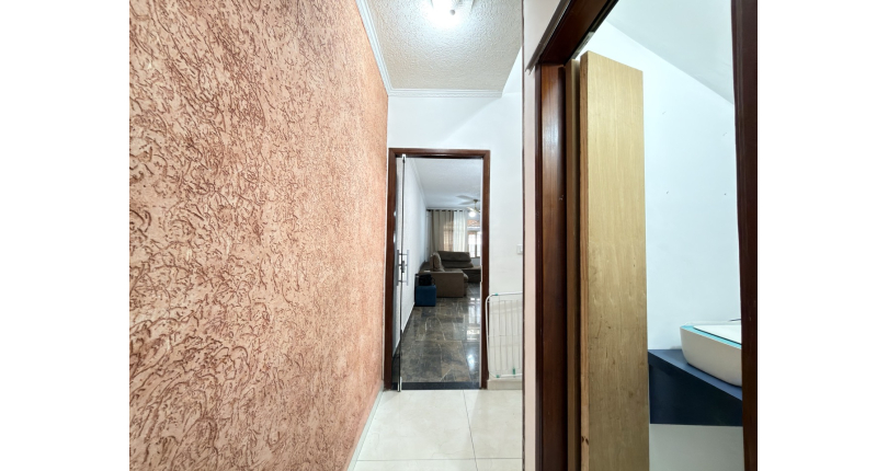 Sobrado à venda no Bairro do Jardim Santo Elias na Rua Fábio de Almeida Magalhães