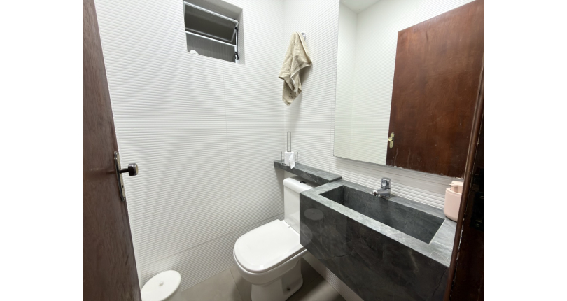 Sobrado à venda no Bairro do Jardim Santo Elias na Rua Fábio de Almeida Magalhães