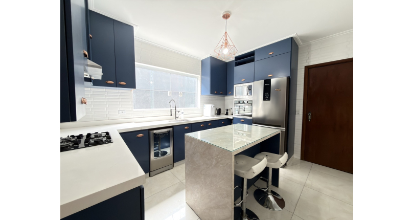 Sobrado à venda no Bairro do Jardim Santo Elias na Rua Fábio de Almeida Magalhães