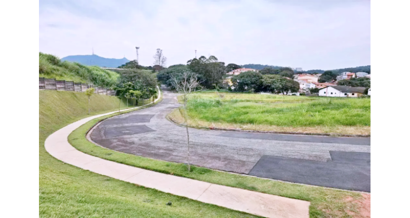 Terreno à venda no Bairro do Jardim Regina na Rua Castanha do Maranhão, 