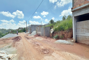 Terreno à venda no Jardim Anhangüera na Estrada Coronel José Gladiador
