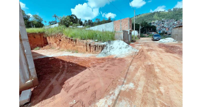 Terreno à venda no Jardim Anhangüera na Estrada Coronel José Gladiador
