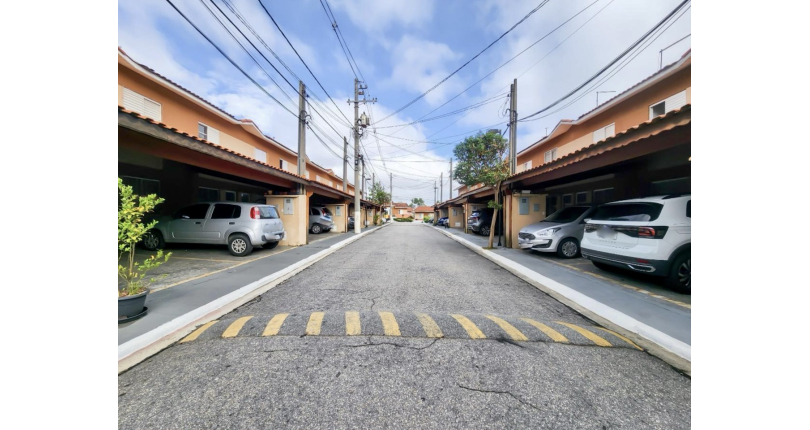  Lindo Sobrado à venda no Bairro do Jaraguá na Rua Professor Nobil Marcacini 39
