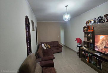 Sobrado à venda no Bairro do Jardim Mutinga na Rua Belo Jardim,