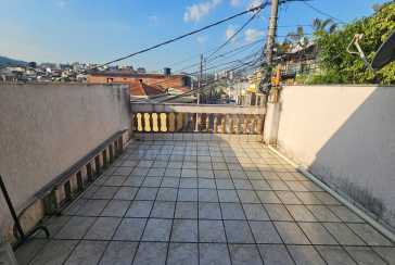 Sobrado à venda no Bairro do Jardim Mutinga na Rua Belo Jardim,