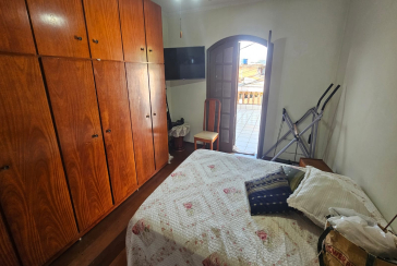 Sobrado à venda no Bairro do Jardim Mutinga na Rua Belo Jardim,