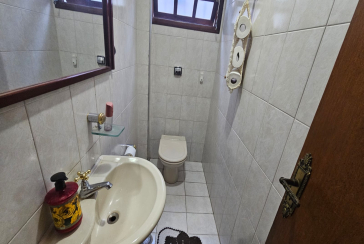 Sobrado à venda no Bairro do Jardim Mutinga na Rua Belo Jardim,