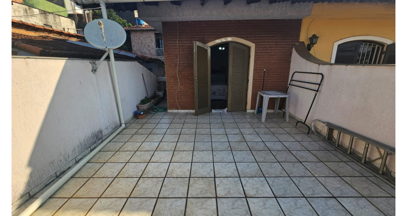 Sobrado à venda no Bairro do Jardim Mutinga na Rua Belo Jardim,