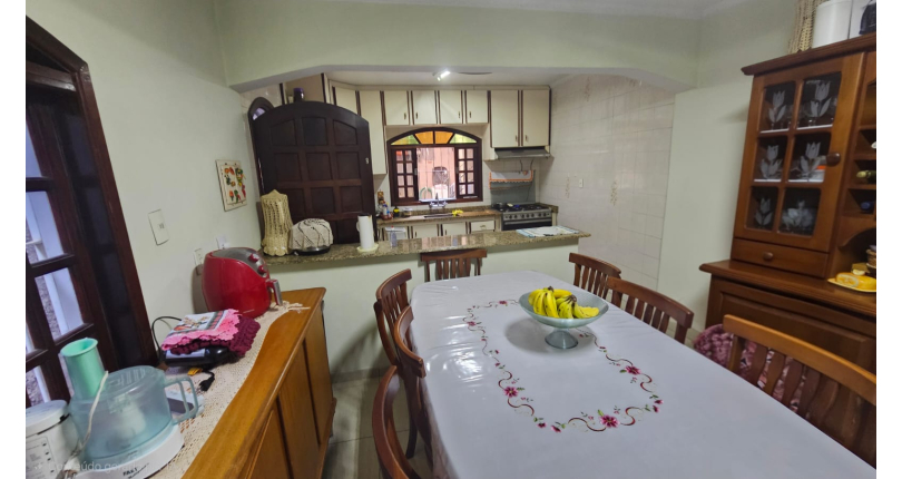 Sobrado à venda no Bairro do Jardim Mutinga na Rua Belo Jardim,