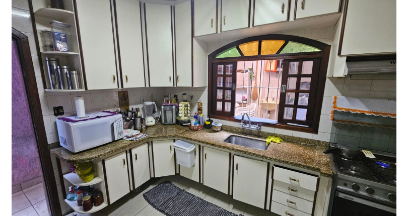 Sobrado à venda no Bairro do Jardim Mutinga na Rua Belo Jardim,