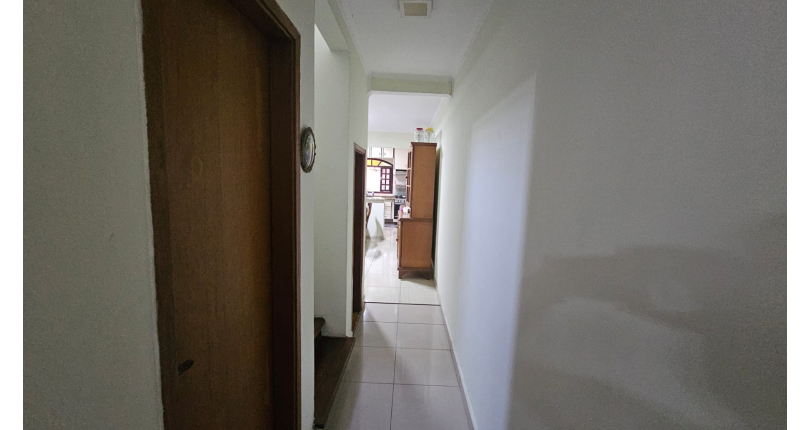 Sobrado à venda no Bairro do Jardim Mutinga na Rua Belo Jardim,