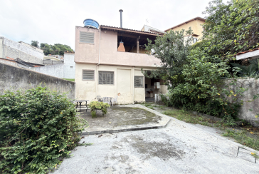Casa à venda no Bairro da Vila Anglo Brasileira na Rua Félix Della Rosa,