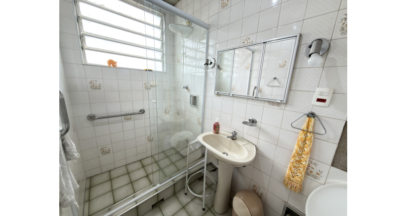 Casa à venda no Bairro da Vila Anglo Brasileira na Rua Félix Della Rosa,