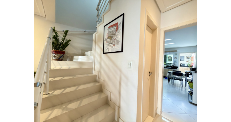 Sobrado Semi-Novo à venda no Parque São Domingos na Rua Homero Sales,