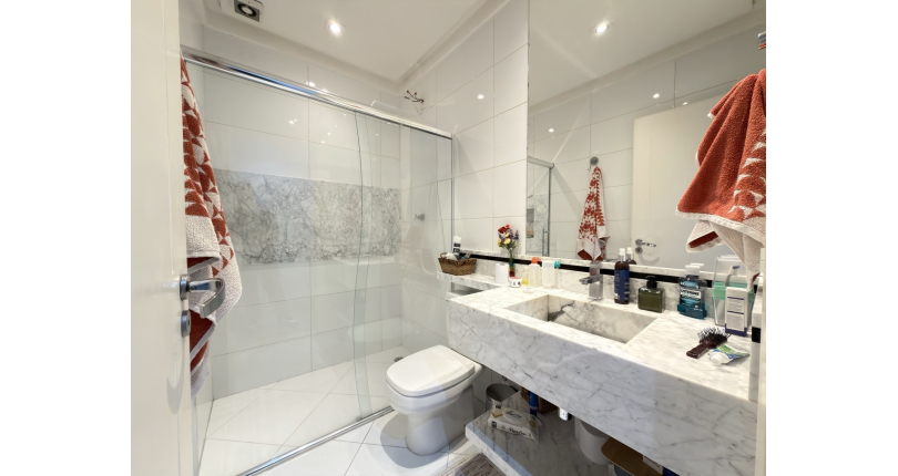 Sobrado Semi-Novo à venda no Parque São Domingos na Rua Homero Sales,