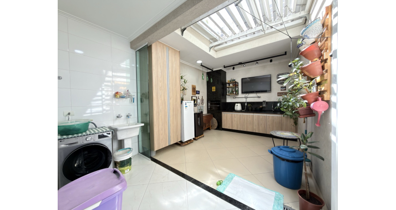 Sobrado Semi-Novo à venda no Parque São Domingos na Rua Homero Sales,