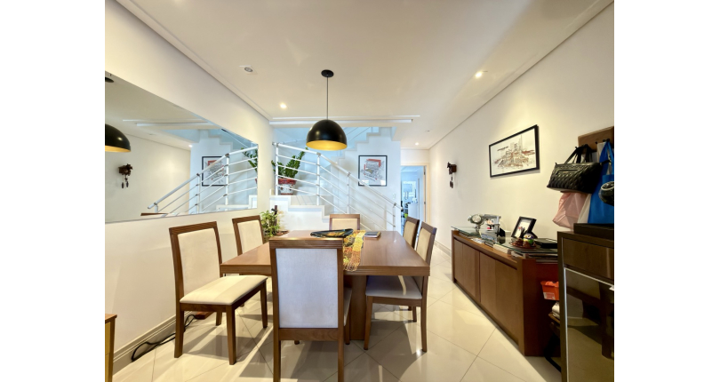 Sobrado Semi-Novo à venda no Parque São Domingos na Rua Homero Sales,