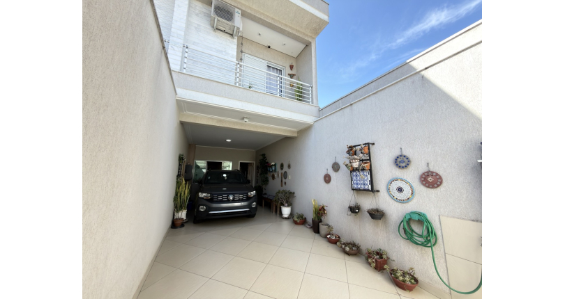 Sobrado Semi-Novo à venda no Parque São Domingos na Rua Homero Sales,