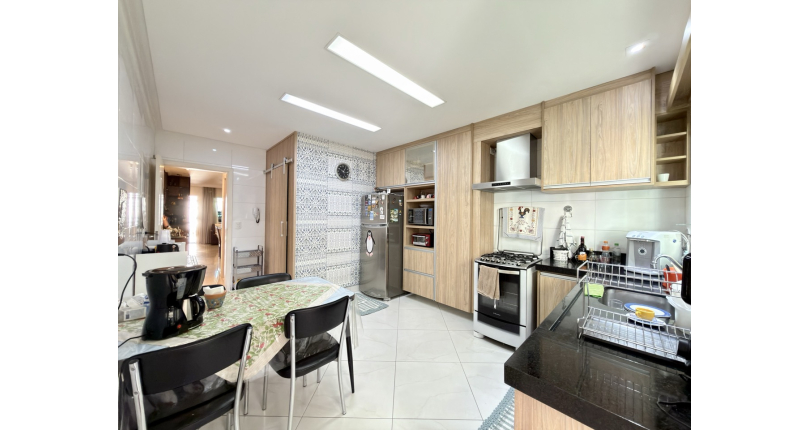 Sobrado Semi-Novo à venda no Parque São Domingos na Rua Homero Sales,