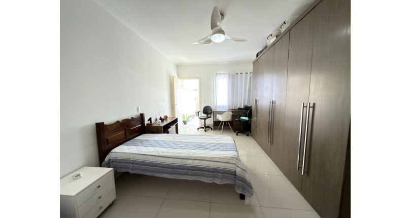 Sobrado Semi-Novo à venda no Parque São Domingos na Rua Homero Sales,